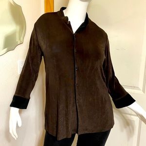 Chico’s Travelers chocolate brown button down top with black piping/lining